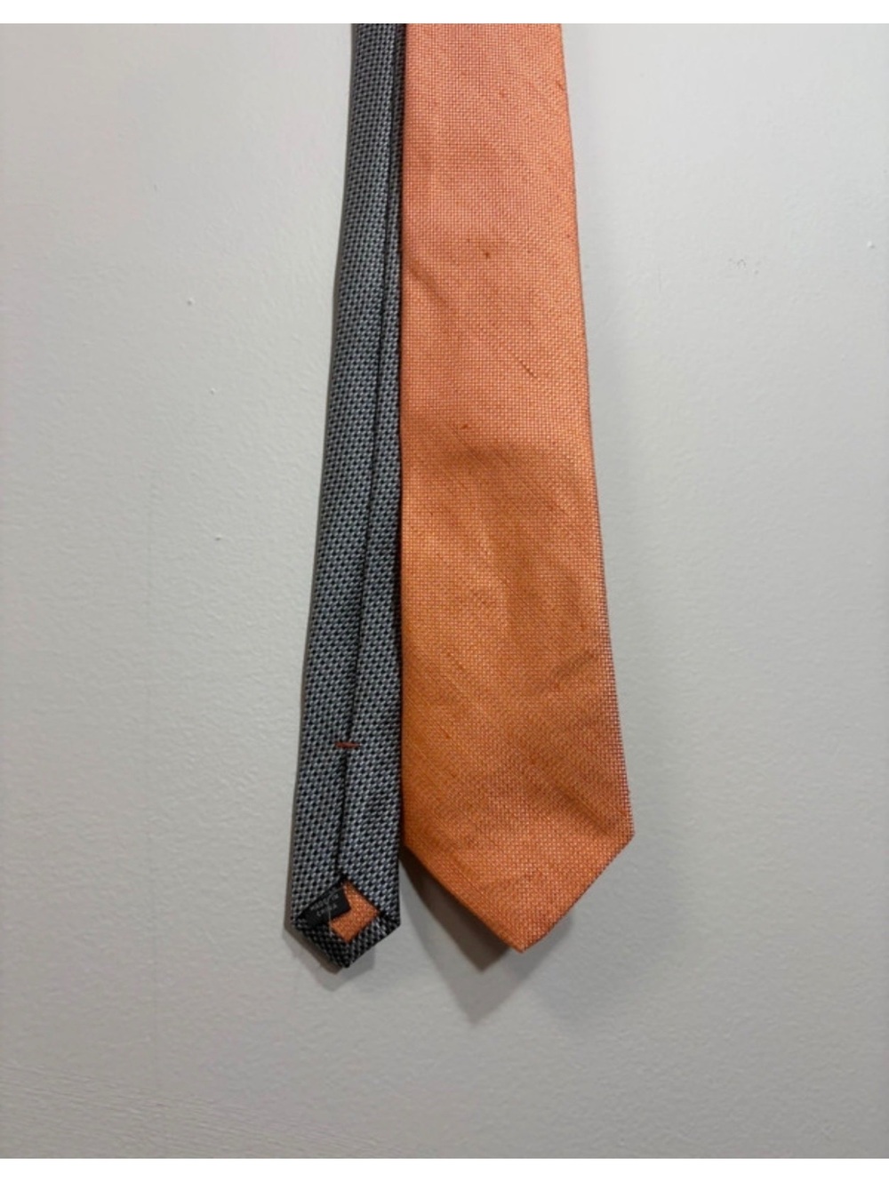 100% silk Michelsons Heritage orange and grey tie